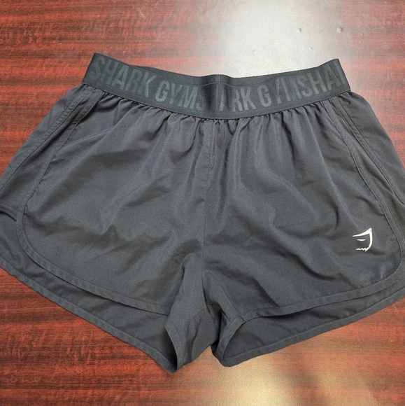 Gymshark Training Loose Fit Shorts - Picture 4 of 10
